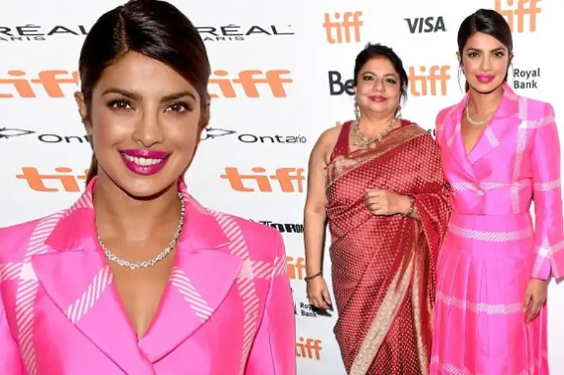 







Priyanka Chopra Street Style